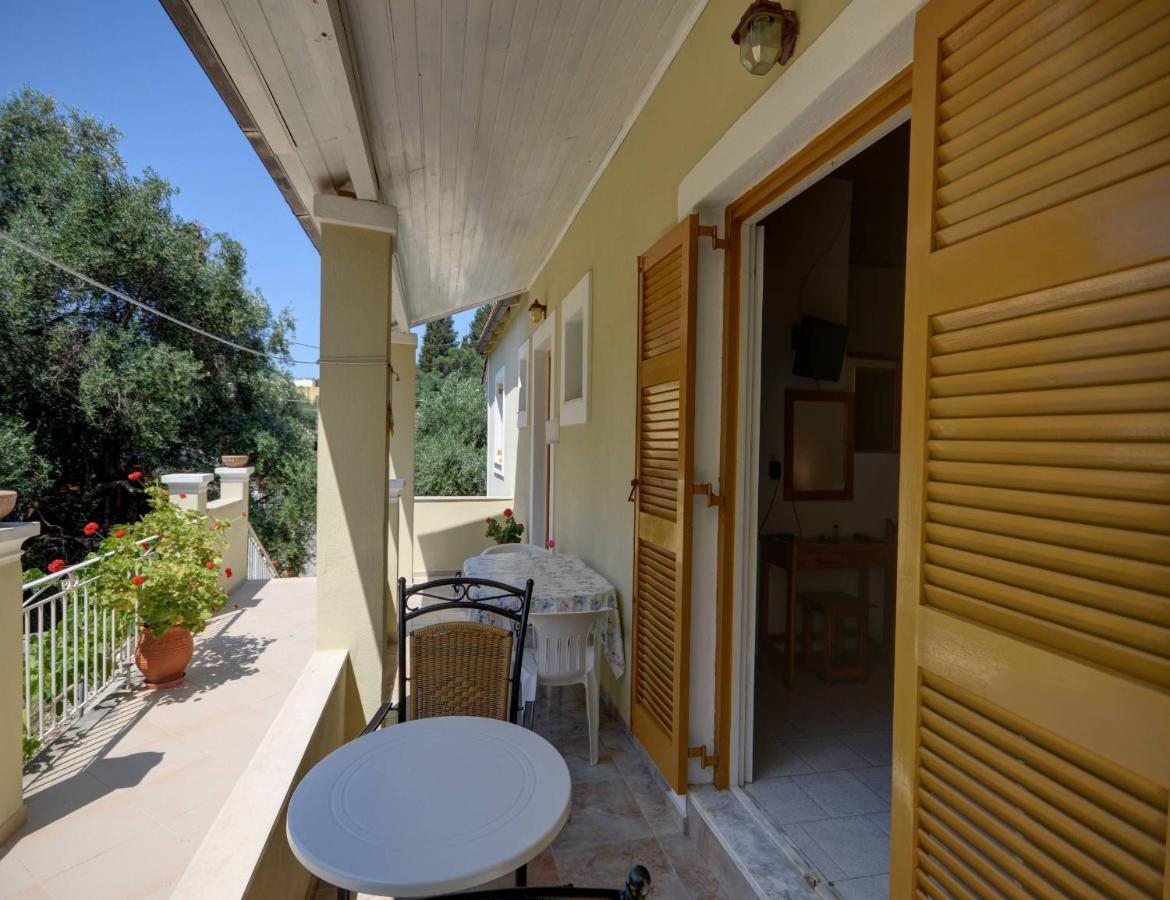 Mikeys Apartments Paleokastritsa Dış mekan fotoğraf